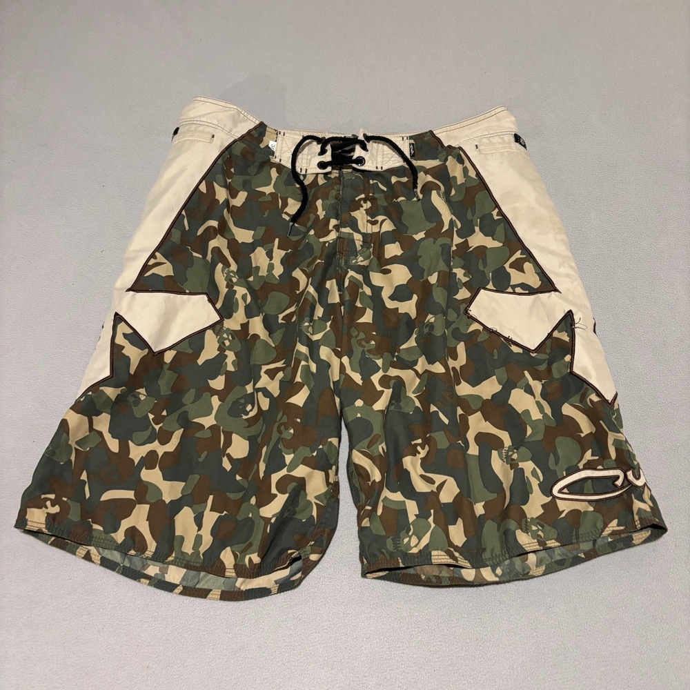 Cult New World Standard Mens Skull Camo Board Shorts Size 36 Green Cream Y2K